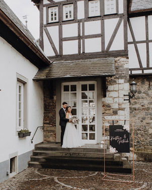 Hochzeit auf Burg Linz – gesehen bei frauimmer-herrewig.de