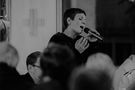 Susy singt in Kirche – gesehen bei frauimmer-herrewig.de