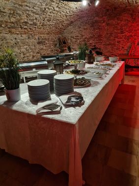 Buffet Hochzeitslocation Schloss Arenfels – gesehen bei frauimmer-herrewig.de