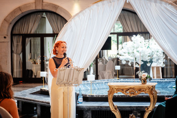 Traurednerin Magdalena Hommann – gesehen bei frauimmer-herrewig.de Traurednerin Magdalena Hommann – gesehen bei frauimmer-herrewig.de