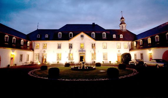 Schloss Auel bei Nacht – gesehen bei frauimmer-herrewig.de