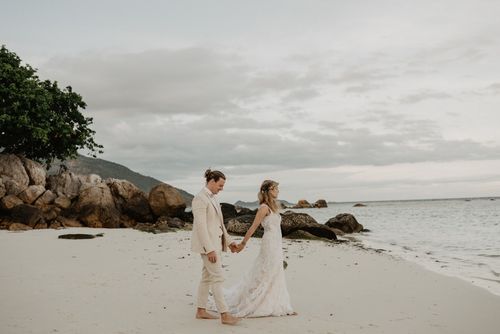 Intime Strandhochzeit in Thailand