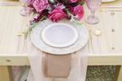 dekorierter Tisch mit pinken Rosen – gesehen bei frauimmer-herrewig.de