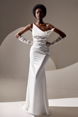 Weißes Brautkleid mit Spitze von Milla Nova – gesehen bei frauimmer-herrewig.de