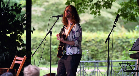 Live Musik Gitarre Gesang Hochzeit Jack Devaney – gesehen bei frauimmer-herrewig.de