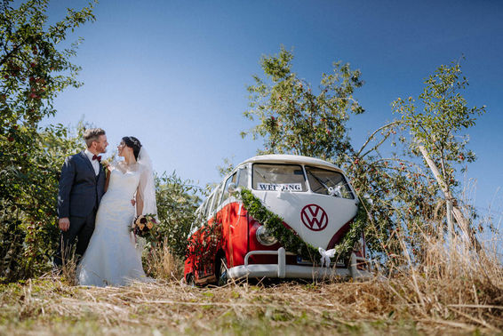 Bulli auf Hochzeit – gesehen bei frauimmer-herrewig.de