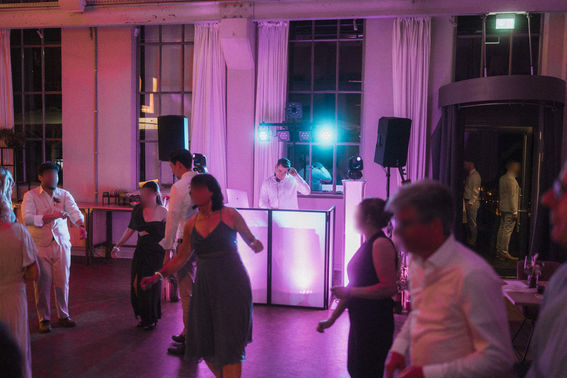 DJ Dominik Nienaber Hochzeitsparty – gesehen bei frauimmer-herrewig.de