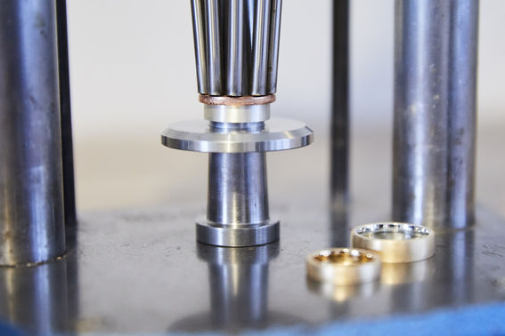 04 Trauring Weiten Koeln – gesehen bei frauimmer-herrewig.de 04 Trauring Weiten Koeln – gesehen bei frauimmer-herrewig.de