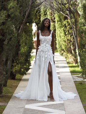Elegantes Brautkleid von Demetrios – gesehen bei frauimmer-herrewig.de