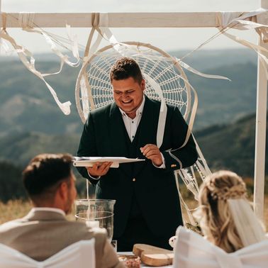 Jimmys Hochzeiten Freier Trauredner – gesehen bei frauimmer-herrewig.de