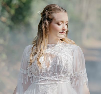 Braut Waldhochzeit Green Wedding federleicht – gesehen bei frauimmer-herrewig.de