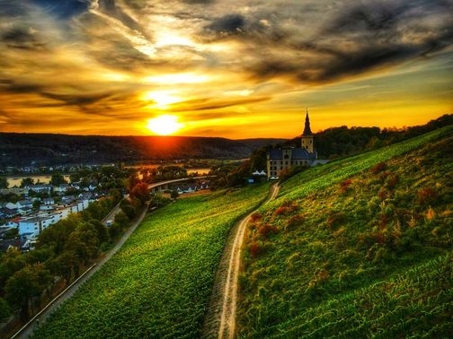 Hochzeitslocation Schloss Arenfels Aussenansicht – gesehen bei frauimmer-herrewig.de