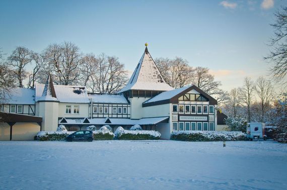 Herrenhaus Buchholz im Schnee – gesehen bei frauimmer-herrewig.de