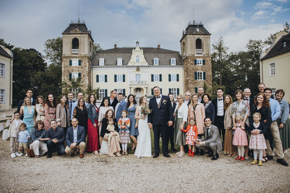 Munc Storytellers Hochzeit Gruppenfoto – gesehen bei frauimmer-herrewig.de