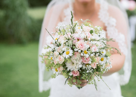 Brautstrauss Wildblumen – gesehen bei frauimmer-herrewig.de