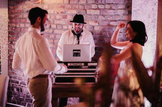 Hochzeitsfeier DJ – gesehen bei frauimmer-herrewig.de