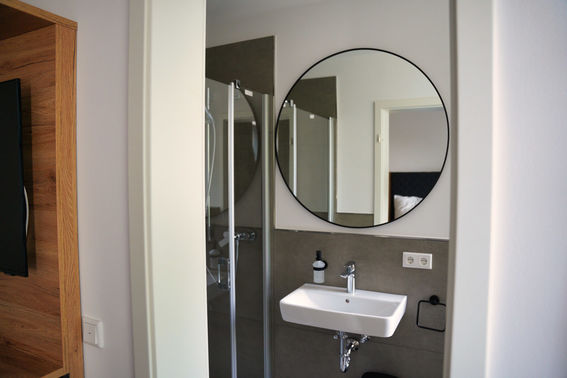 Haus Kuckenberg Burscheid Badezimmer Hotelzimmer – gesehen bei frauimmer-herrewig.de