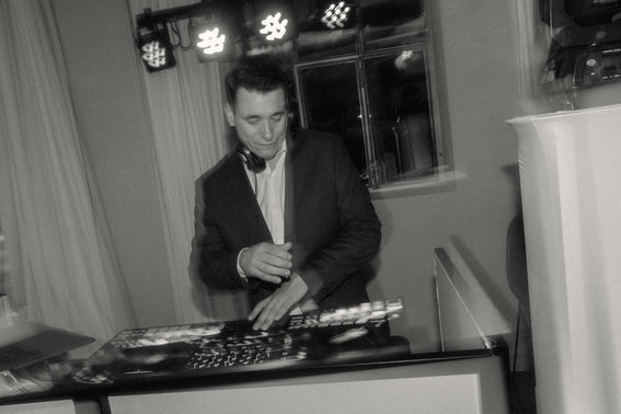 DJ Dominik Nienaber Mischpult – gesehen bei frauimmer-herrewig.de
