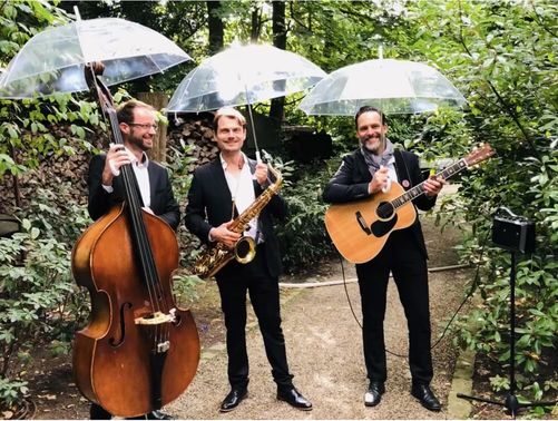 Vintage Jazz Trio Koeln – gesehen bei frauimmer-herrewig.de Vintage Jazz Trio Koeln – gesehen bei frauimmer-herrewig.de