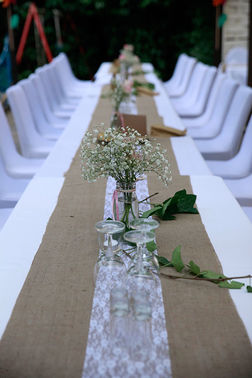 Lange Tafel Hochzeitsfeier – gesehen bei frauimmer-herrewig.de
