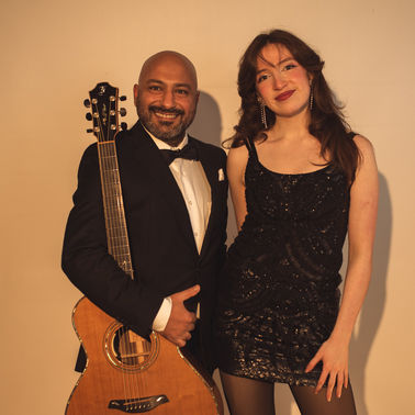 Musikduo Gesang und Gitarre – gesehen bei frauimmer-herrewig.de