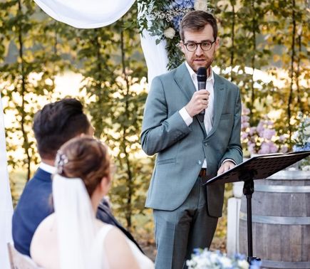 Symbolfoto Freie Trauung Nils Heinichen Freier Redner – gesehen bei frauimmer-herrewig.de