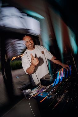 DJ Koeln DJ Abik – gesehen bei frauimmer-herrewig.de DJ Koeln DJ Abik – gesehen bei frauimmer-herrewig.de