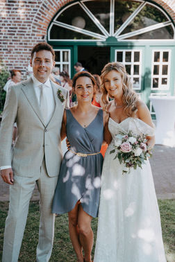 Rednerin Hochzeit mit Brautpaar Himmelhochjauchzend Kim Gronenwald – gesehen bei frauimmer-herrewig.de