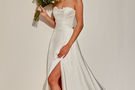 Marguerite Satin A Linien Brautkleid mit Schlitze und Schluesselloch Ruecken von Adore Justin Alexander vorne – gesehen bei frauimmer-herrewig.de