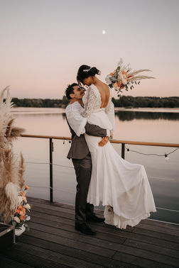 Hochzeitsfotoshooting am See – gesehen bei frauimmer-herrewig.de