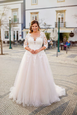 Brautkleid Curvey Siegburg ADORNIA BRAUTMODE – gesehen bei frauimmer-herrewig.de