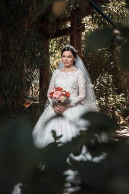 Brautkleid mit Spitzenornamenten – gesehen bei frauimmer-herrewig.de