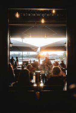 Terrasse der Hochzeitslocation in Bonn – gesehen bei frauimmer-herrewig.de