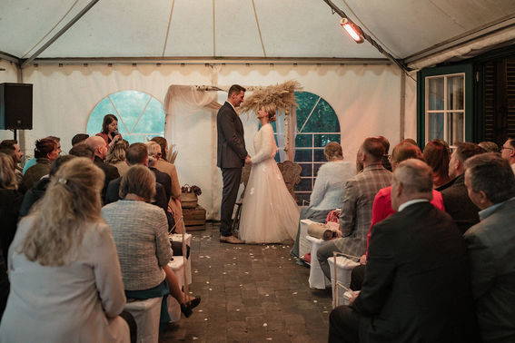 Ja Wort Traurednerin Sarah Swars – gesehen bei frauimmer-herrewig.de