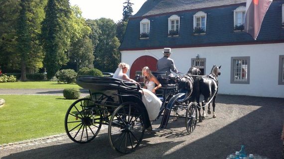 Kutsche vor Schloss Auel – gesehen bei frauimmer-herrewig.de