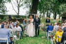 Brautpaar bei Gartenhochzeit – gesehen bei frauimmer-herrewig.de