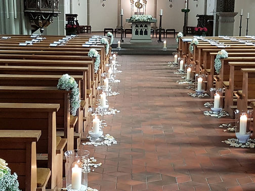 Bankschmuck Kirche – gesehen bei frauimmer-herrewig.de