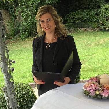 Hochzeitsrednerin Janine Van Vorst freie Trauung NRW quadrat – gesehen bei frauimmer-herrewig.de