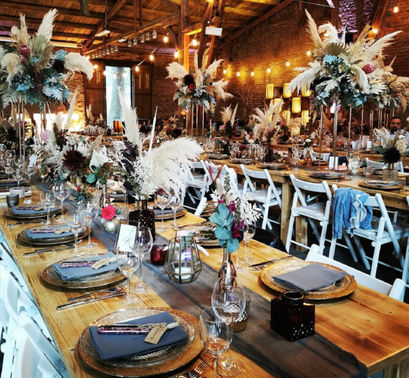 Boho Tischdeko Scheunenhochzeit – gesehen bei frauimmer-herrewig.de