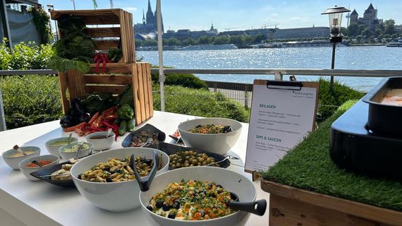 ST Eventcatering Hochzeitscatering Koeln – gesehen bei frauimmer-herrewig.de
