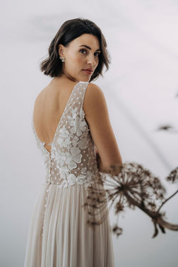 Langes brautkleid seidenchiffon vivi romantisch – gesehen bei frauimmer-herrewig.de