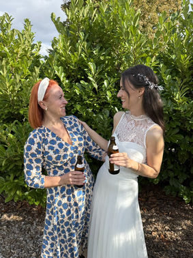 Magdalena Hommann mit Braut – gesehen bei frauimmer-herrewig.de Magdalena Hommann mit Braut – gesehen bei frauimmer-herrewig.de