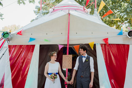 Hochzeit im Zirkuszelt