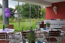 Blick in der Garten der Hochzeitslocation Siegburg – gesehen bei frauimmer-herrewig.de