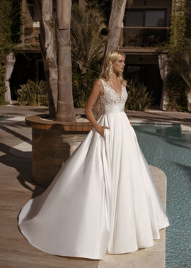 Brautkleid mit Taschen ADORNIA BRAUTMODE Siegburg – gesehen bei frauimmer-herrewig.de
