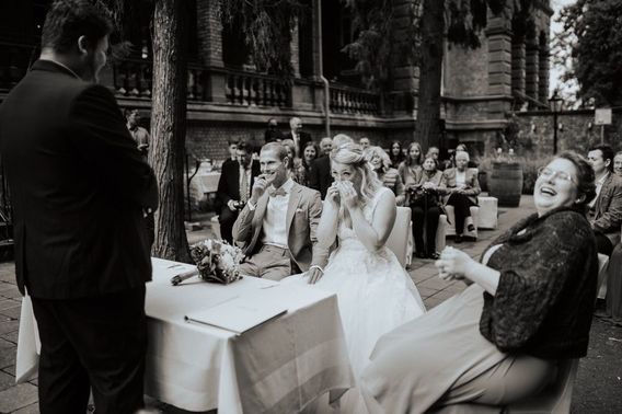 Traenen bei freier Trauung Jimmys Hochzeiten Freier Trauredner – gesehen bei frauimmer-herrewig.de