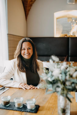 Hochzeitsplanerin Simone Von Rath – gesehen bei frauimmer-herrewig.de Hochzeitsplanerin Simone Von Rath – gesehen bei frauimmer-herrewig.de