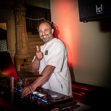 DJ Hochzeit Koeln DJ Abik – gesehen bei frauimmer-herrewig.de DJ Hochzeit Koeln DJ Abik – gesehen bei frauimmer-herrewig.de