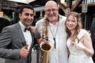 Brautpaar und Saxophonist – gesehen bei frauimmer-herrewig.de