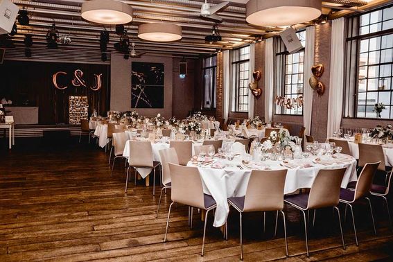 Kunstsalon Location Hochzeit Laura Zimmermann – gesehen bei frauimmer-herrewig.de